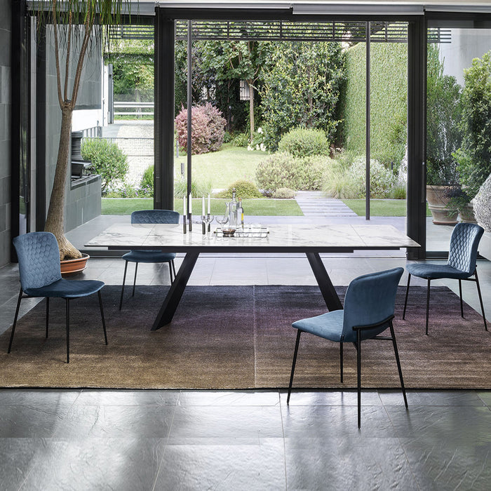 mesa icaro extensible marmol blanco y base negra 160 cm