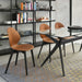 silla basil de cuero cognac y base negra